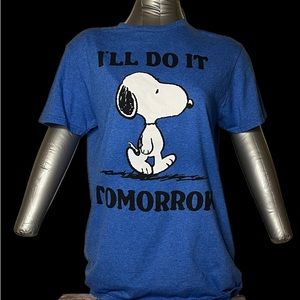 - Peanuts Snoopy I’ll Do It Tomorrow Short Sleeved Graphic Tee Size M